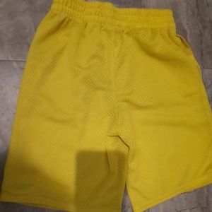 Star yellow Boys shorts size s 6/7